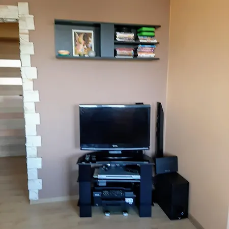 Clickonthecozylime Czechow Хостел